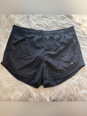 Nike Black Dri Fit Tempo Running Shorts Swoosh High Rise Athletic Women’s Size M